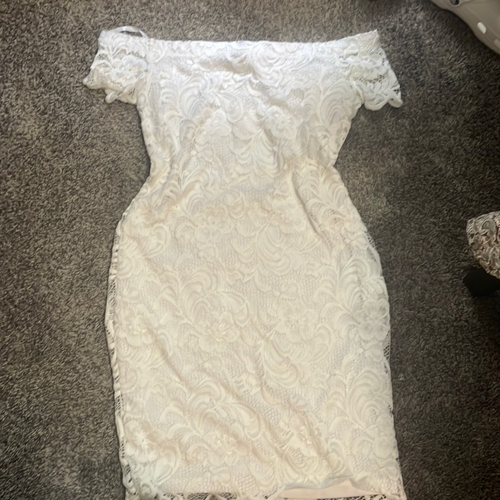 White lace short dress